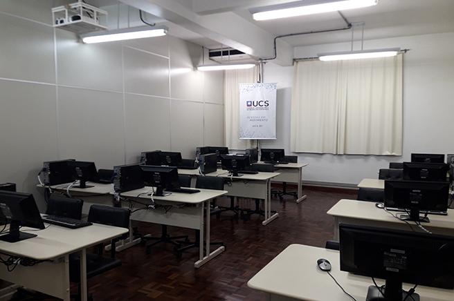Laboratório de informática para os estudantes do Campus Universitário da Região das Hortênsias