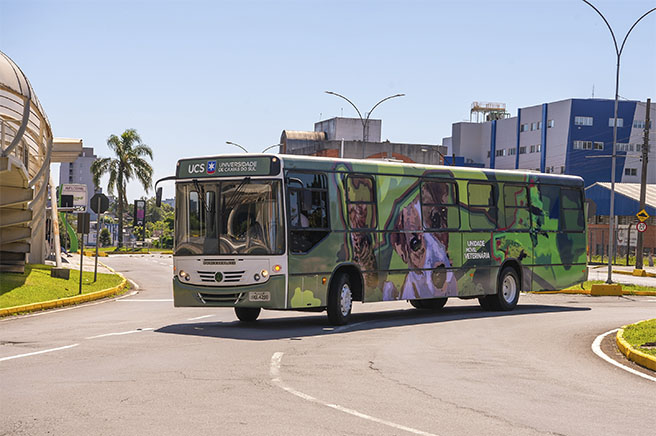 Unidade Móvel de Medicina Veterinária